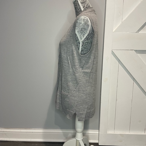 BCBG Gray Sleeveless Cardigan - Picture 6 of 10
